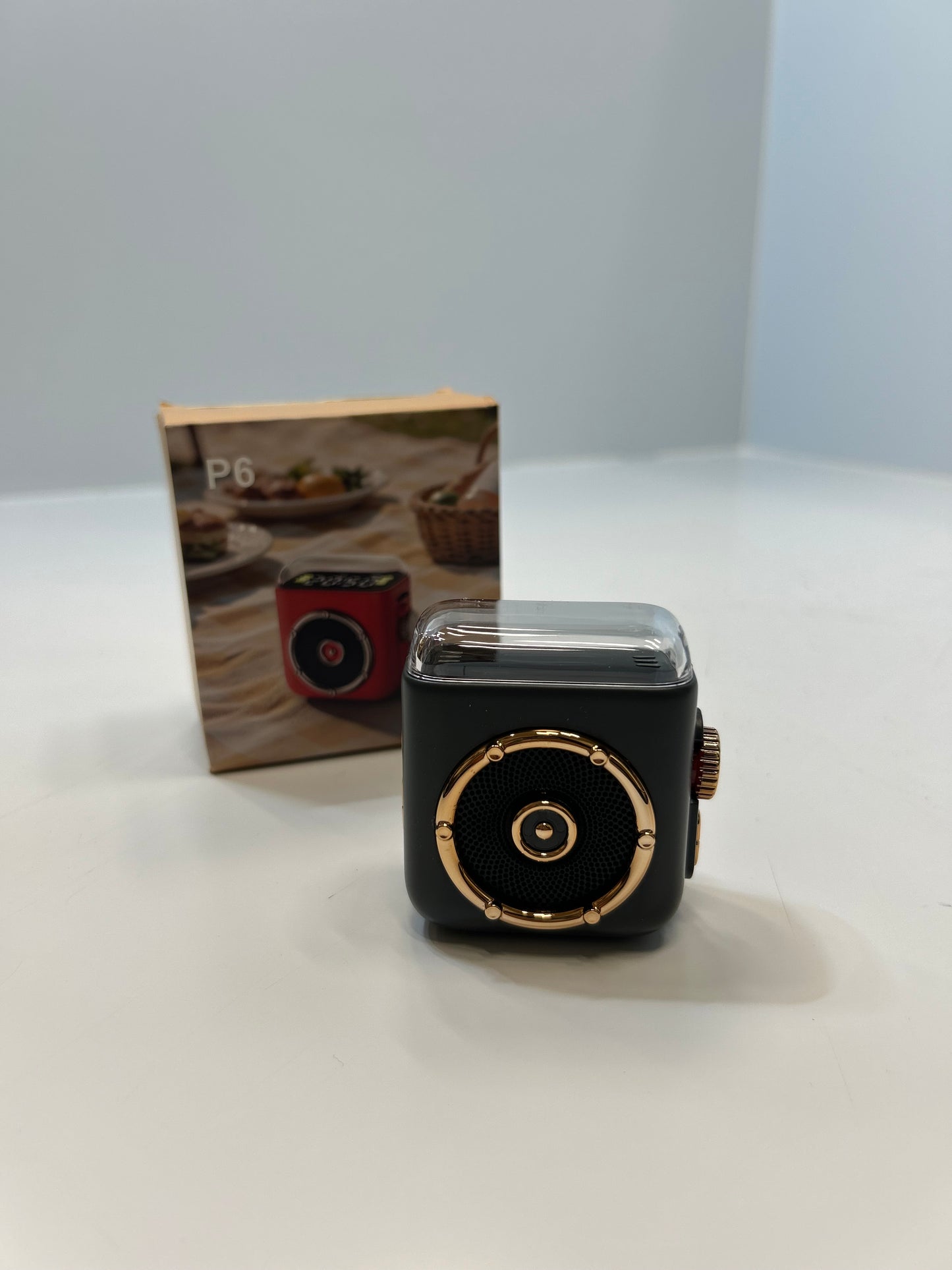 🕰️ Mini Enceinte Bluetooth Rétro avec Affichage de l’heure et Éclairage Ambiant